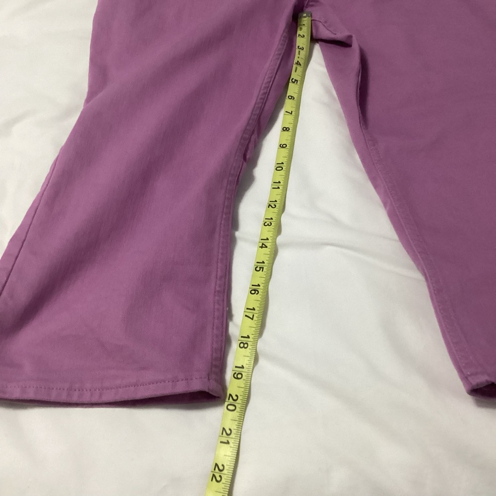 LEE: lavender or light purple colored crop jeans size 20 - Picture 5 of 8